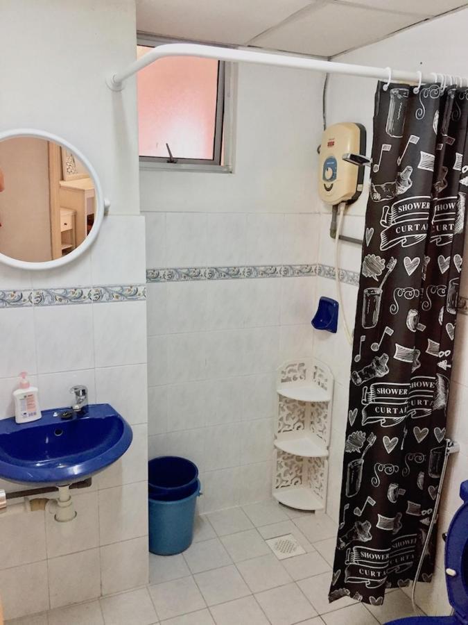 Cozy Kelana Jaya Semi-D Apt Near Mall, College & Hospital Петалинг Джая Екстериор снимка