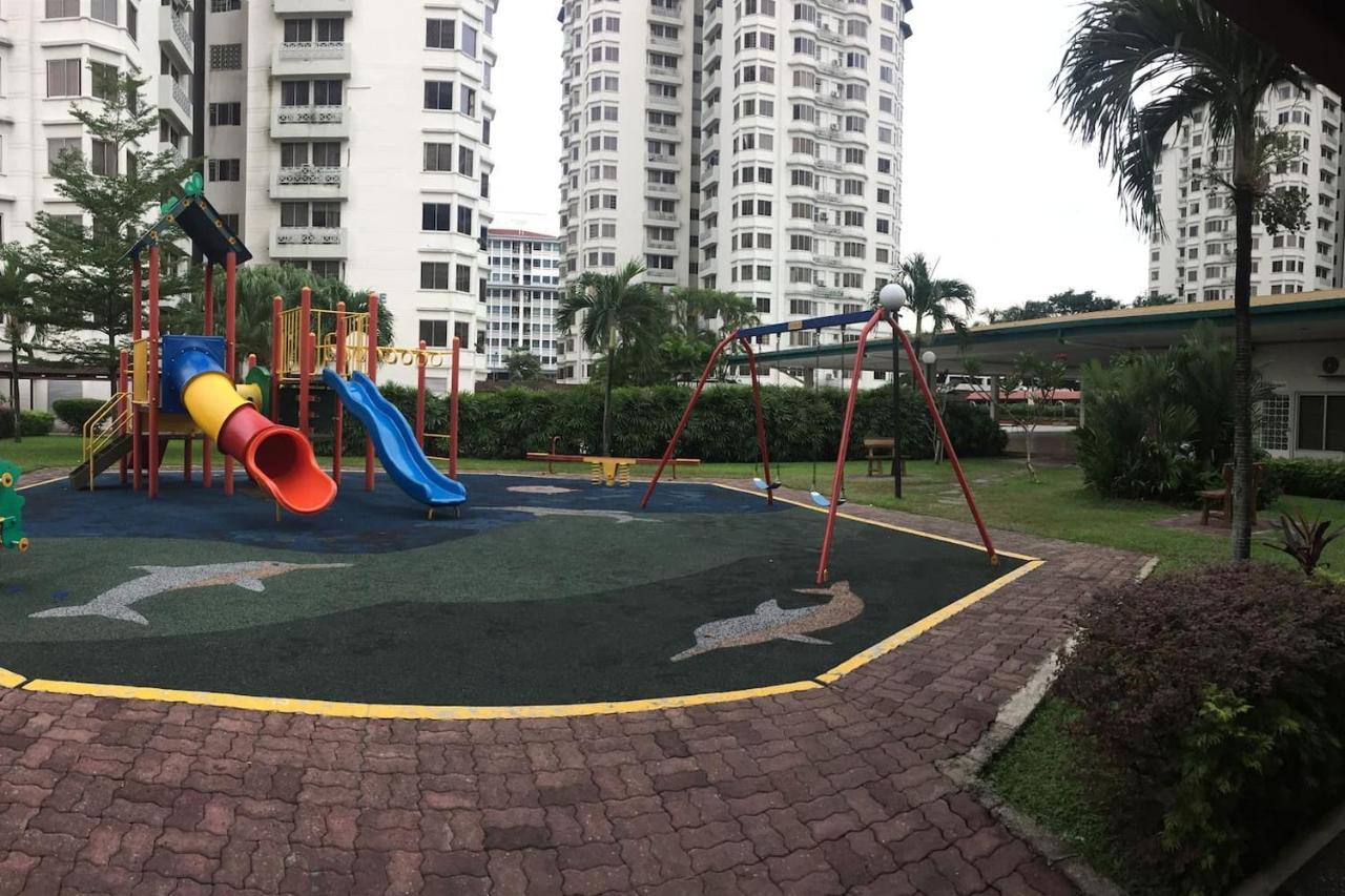 Cozy Kelana Jaya Semi-D Apt Near Mall, College & Hospital Петалинг Джая Екстериор снимка