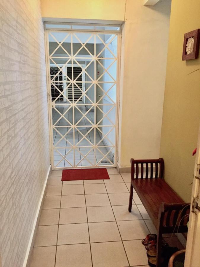Cozy Kelana Jaya Semi-D Apt Near Mall, College & Hospital Петалинг Джая Екстериор снимка